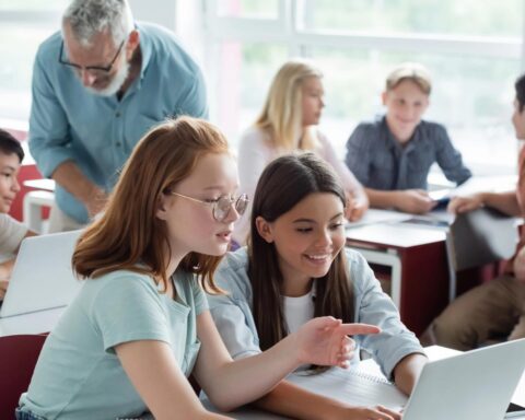 Tweede Kamer pleit voor gratis laptops voor alle middelbare scholieren