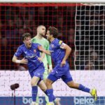 Twente wint van Ajax in Amsterdam en stijgt op de ranglijst