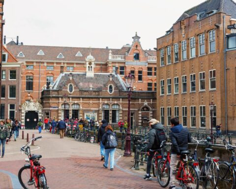 Universiteit van Amsterdam annuleert studenteninterview met Belgisch politicus Van Grieken