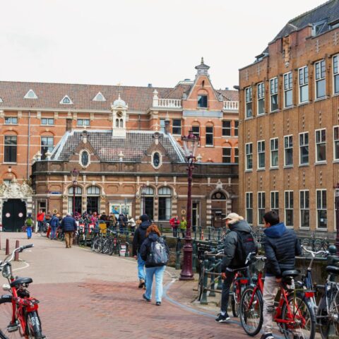 Universiteit van Amsterdam annuleert studenteninterview met Belgisch politicus Van Grieken