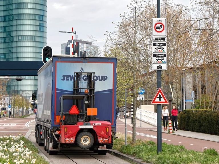 Utrecht stelt strengere vrachtverkeersregels uit tot 2027 na juridische bedreigingen