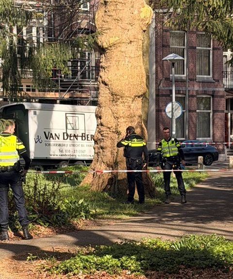 Utrechter vindt gaspistool tijdens paaseieren zoeken in Wilhelminapark