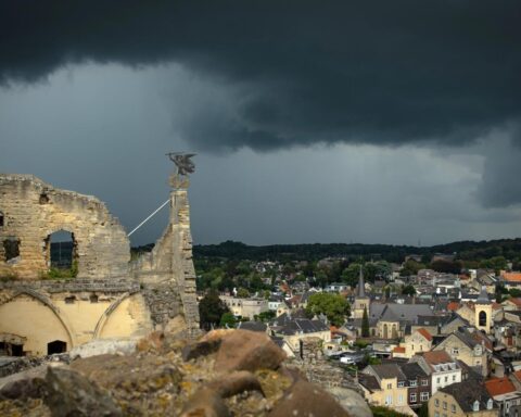 Valkenburg investeert €80 miljoen in waterdefensie ter preventie van ernstige overstromingen zoals in 2021