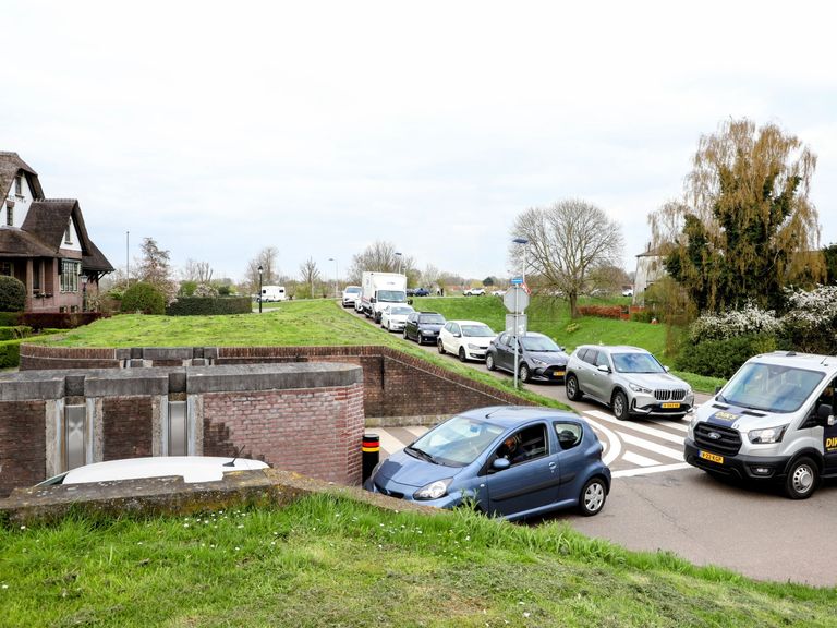 Vertragingen voor weggebruikers rond Utrecht door afgesloten A2 en drukte bij ponten