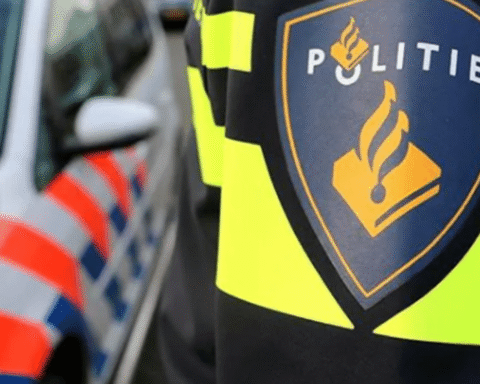 Vier auto's zwaar beschadigd na aanrijding tussen voertuigen in Tilburg familieconflict