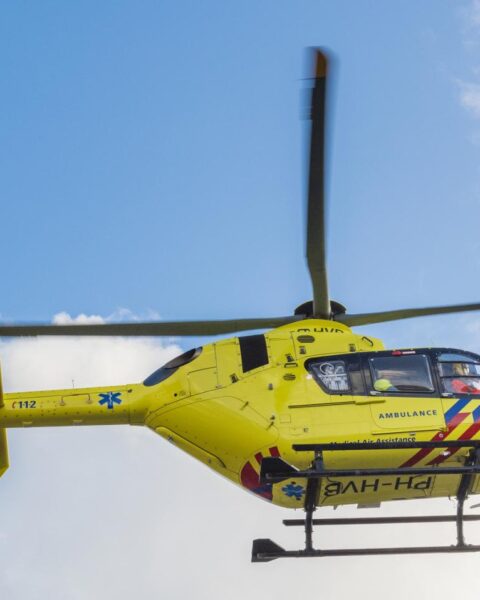 Vrouw dood aangetroffen in woning in Oss; baby naar ziekenhuis gebracht