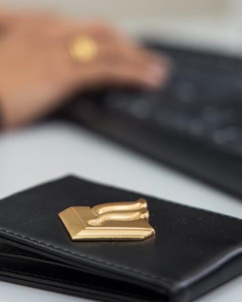 Wachtijden en het aantal afgebroken oproepen bij niet-spoedeisende politielijn stijgen scherp