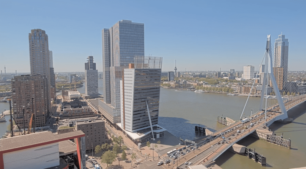 Zon en temperaturen tot 26°C morgen; buien verwacht vanaf zaterdagmiddag