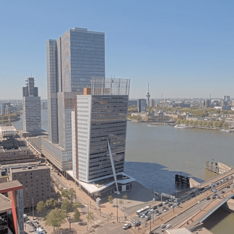 Zon en temperaturen tot 26°C morgen; buien verwacht vanaf zaterdagmiddag