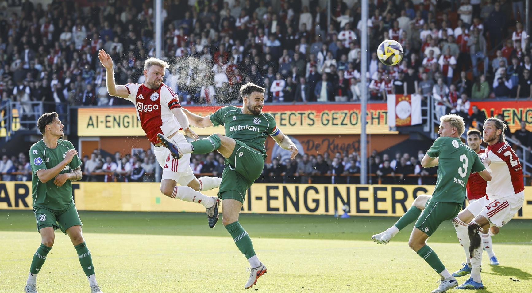 Ajax houdt Europese voetbal dromen levend met overwinning op Groningen
