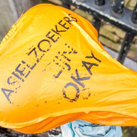 Amsterdam voegt 230 plekken voor asielzoekers toe; honderden bij solidariteitsprotest in Utrecht