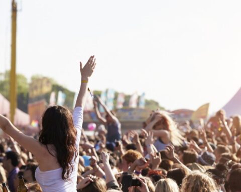 Amsterdamse festival afgelast een uur voor opening vanwege vermeend onveilige tentstructuren