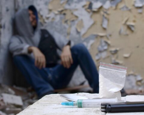 Amsterdamse ondernemers huren particuliere beveiligers in strijd tegen druggerelateerde diefstal en overlast