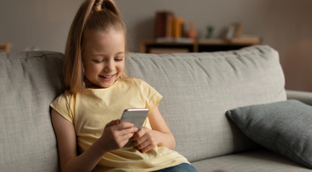 Arnhem roept ouders op: stel smartphonegebruik uit, geen sociale media tot 16 jaar