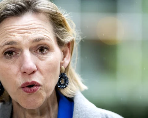 Bezuinigingen op gehandicaptenzorg voor volgend jaar geschrapt, minister Sterk vindt budget oplossing