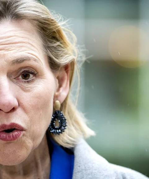 Bezuinigingen op gehandicaptenzorg voor volgend jaar geschrapt, minister Sterk vindt budget oplossing