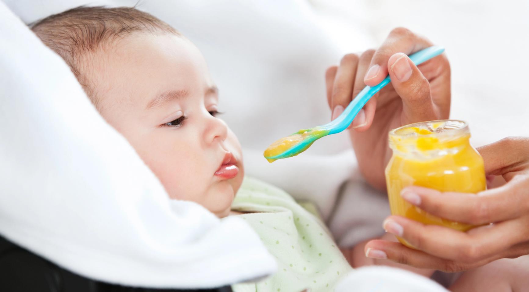 Bijna alle Nederlandse baby- en kindervoeding vol suiker, blijkt uit studie