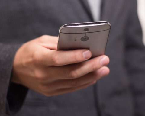 Consumenten kunnen telecomcontracten gemakkelijker annuleren na ingrijpen toezichthouder