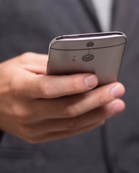 Consumenten kunnen telecomcontracten gemakkelijker annuleren na ingrijpen toezichthouder
