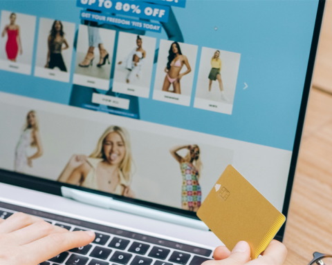 Detailhandel groeit voornamelijk door online verkopen in maart