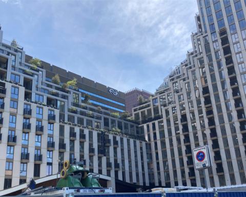 EIB: Bouwbedrijven kampen met vergunningsproblemen en personeelstekorten