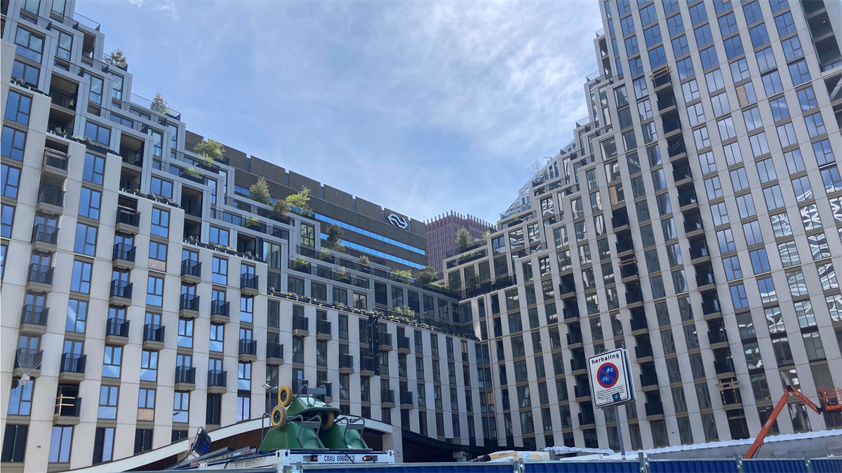 EIB: Bouwbedrijven kampen met vergunningsproblemen en personeelstekorten