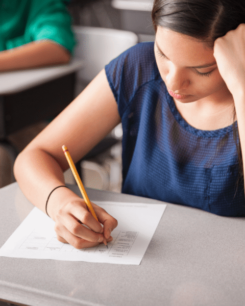 Eindexamens voor middelbare scholen beginnen met nieuwe hulplijn tegen stress