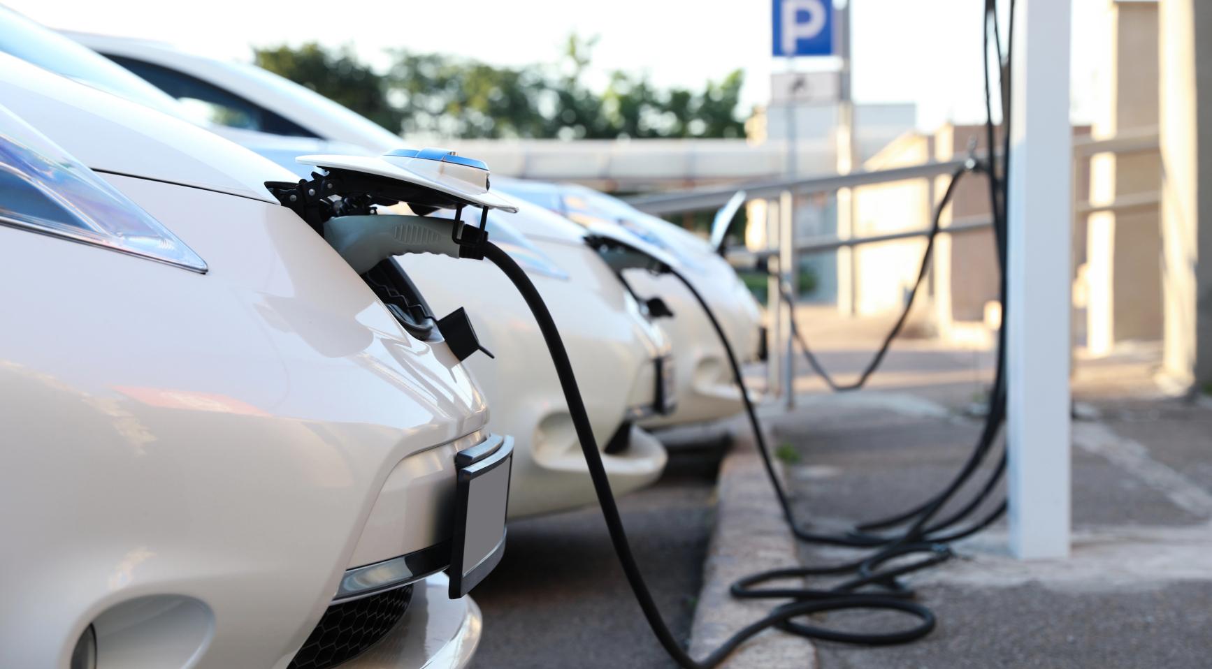 Elektrische voertuigen als mobiele thuisbatterijen in Nederlandse wereldprimeur