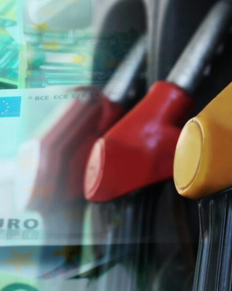 Euro95 bereikt record van €2,636 per liter door stijgende olieprijzen vanwege conflicten in het Midden-Oosten