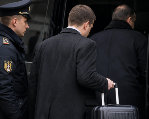 Oostenrijk zet drie Russische diplomaten uit om spionage via radars op ambassadedak