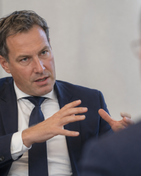 Ulrich Sigmund van AfD belooft 'domino-effect': van Russisch op school tot deportatiekampen