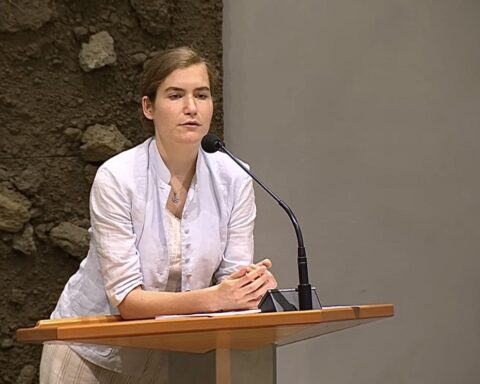 FvD krijgt kritiek van vrijwel alle partijen in debat over gewelddadige anti-asielprotesten