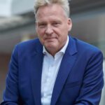 Gezondheid van de burgemeester van Roosendaal licht verbeterd na ernstig fietsongeval