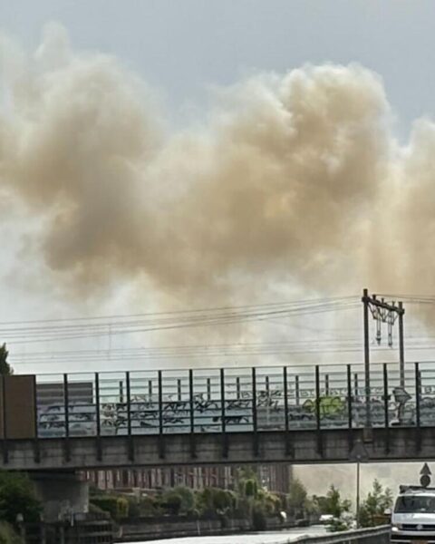 Grote brand op industrieterrein in Diemen leidt tot NL-Alert en grootschalige hulpverlening