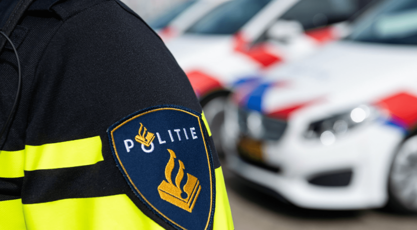 Imam gewond bij steekincident nabij moskee in Maassluis; politie onderzoekt motief