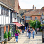 Jamestown koopt historische winkelstraat Lion and Lamb Yard in Farnham, Engeland