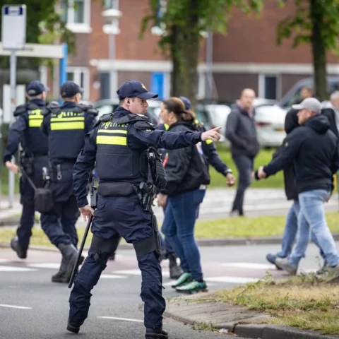Kabinet en gemeenten houden vanavond spoedoverleg over asielzaken