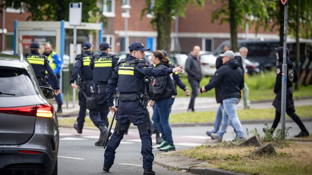 Kabinet en gemeenten houden vanavond spoedoverleg over asielzaken