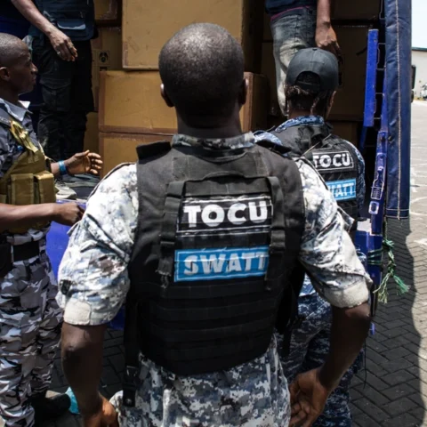 Kabinet overweegt beëindiging ontwikkelingshulp aan Sierra Leone vanwege drugscrimineel