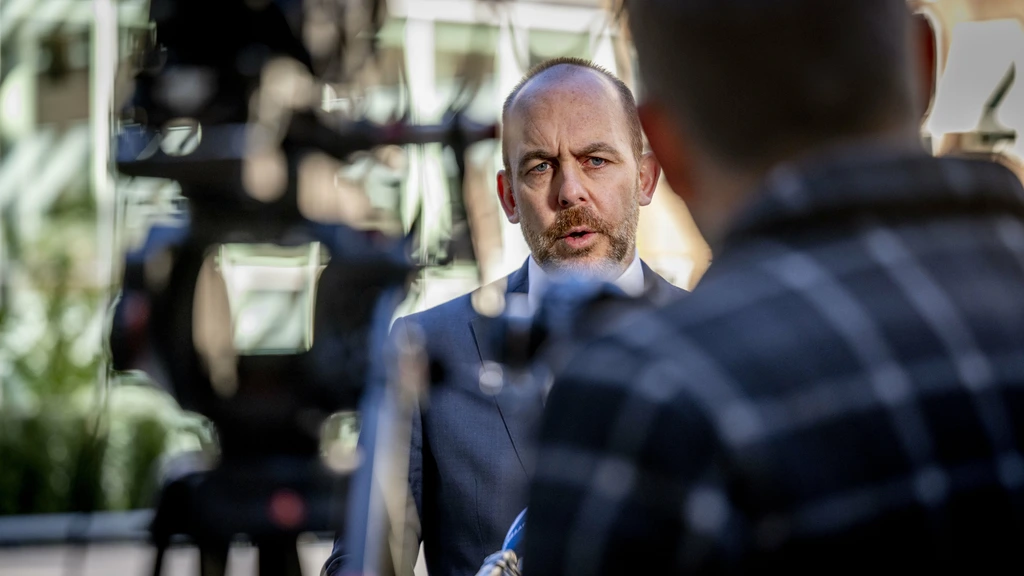 Kabinet presenteert nieuwe maatregelen na mislukken asielnoodwet, snel ongewenst verklaren mogelijk