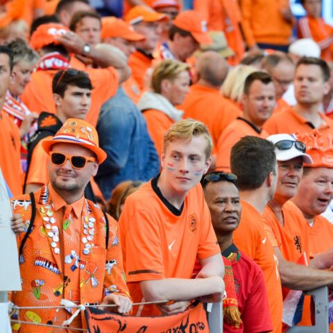 KNVB wil stadiontickets aan ID-kaarten koppelen; fans maken zich zorgen