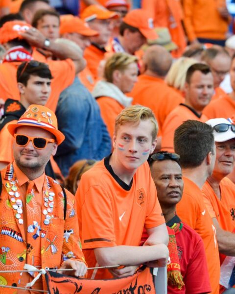 KNVB wil stadiontickets aan ID-kaarten koppelen; fans maken zich zorgen