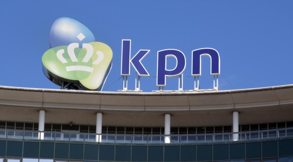 KPN sluit in het sterke kwartaal 86.000 huishoudens aan op glasvezel