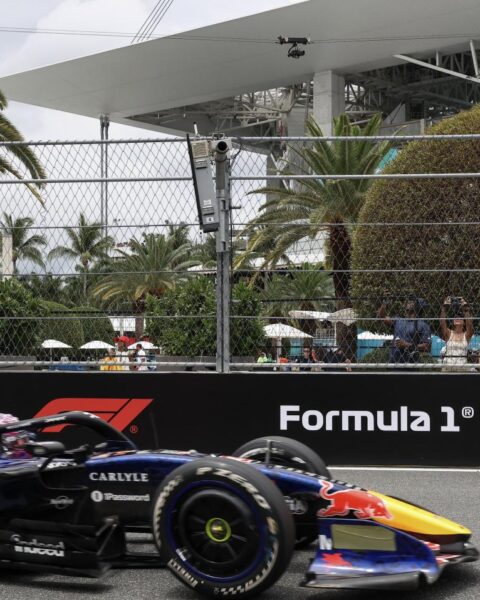 Max Verstappen herstelt zich naar vijfde plaats in Miami na spin in de eerste ronde