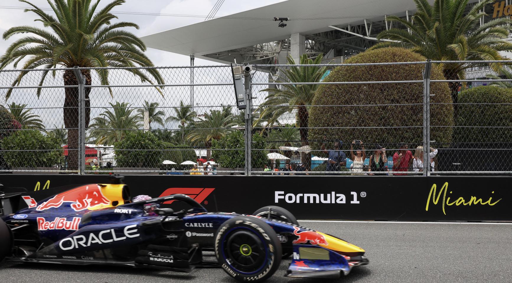 Max Verstappen herstelt zich naar vijfde plaats in Miami na spin in de eerste ronde