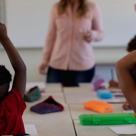 Meerderheid van de leraren verzet zich tegen het plan om regulier en speciaal onderwijs te fuseren