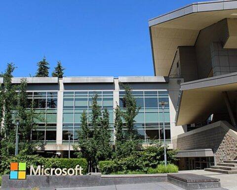 Microsoft beschuldigd van het lekken van namen van Nederlandse ambtenaren aan de Amerikaanse overheid