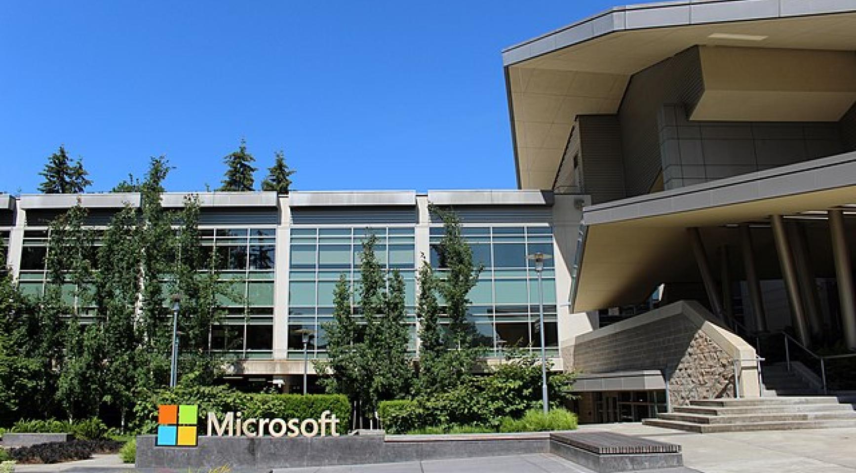 Microsoft beschuldigd van het lekken van namen van Nederlandse ambtenaren aan de Amerikaanse overheid
