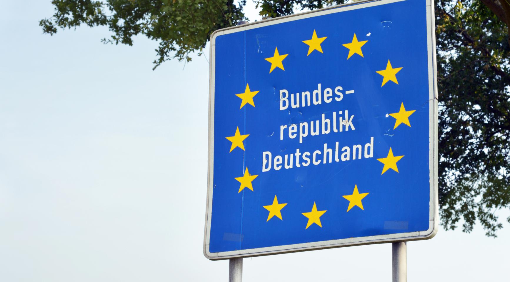 Nederlandse automobilisten stromen Duitsland binnen voor goedkopere brandstof na belastingverlaging in Berlijn