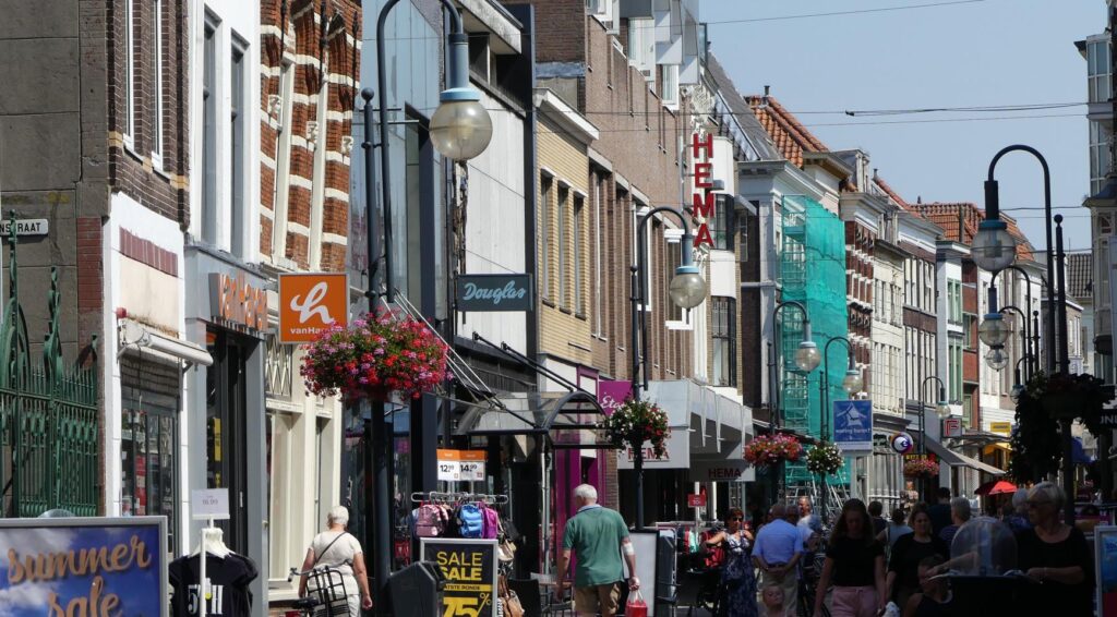Nederlandse consumentenbestedingen stijgen in maart ondanks inflatie en dalend vertrouwen